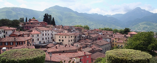 This image of Barga, Italy has been adapted from the original image by user "gee" dated 25 June 2005 and available under a Creative Commons Attribution 2.0 license.