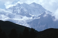 The Jungfrau, seen from near M�nnlichen, rises into the clouds.